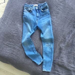 Zara Highwaisted Jeans Sz 26 / US Sz 4